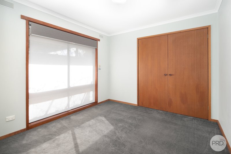 Photo - 17 Rowan Parade, Wendouree VIC 3355 - Image 12