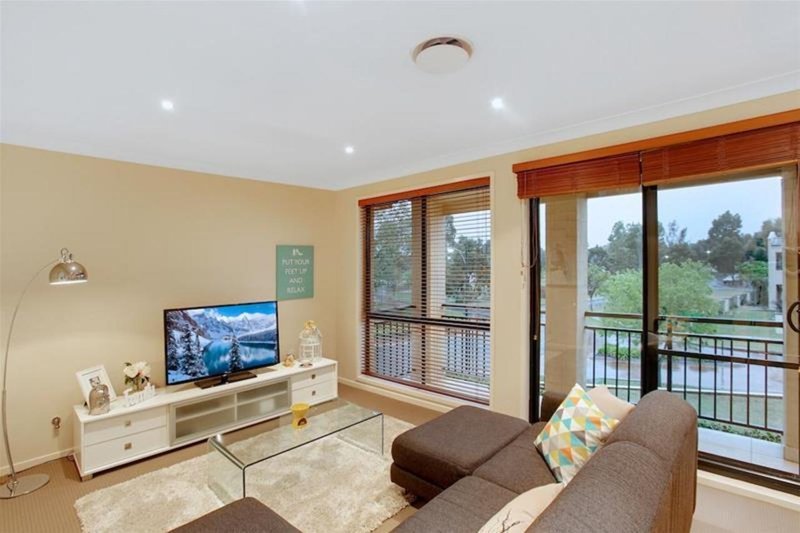 Photo - 17 Royal George Drive, Harrington Park NSW 2567 - Image 11