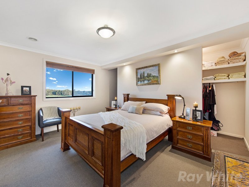 Photo - 17 Royal Oak Court, Mulgrave VIC 3170 - Image 6