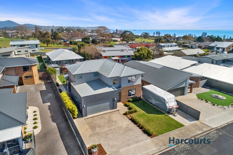 Photo - 17 Russell Avenue, Ulverstone TAS 7315 - Image 3