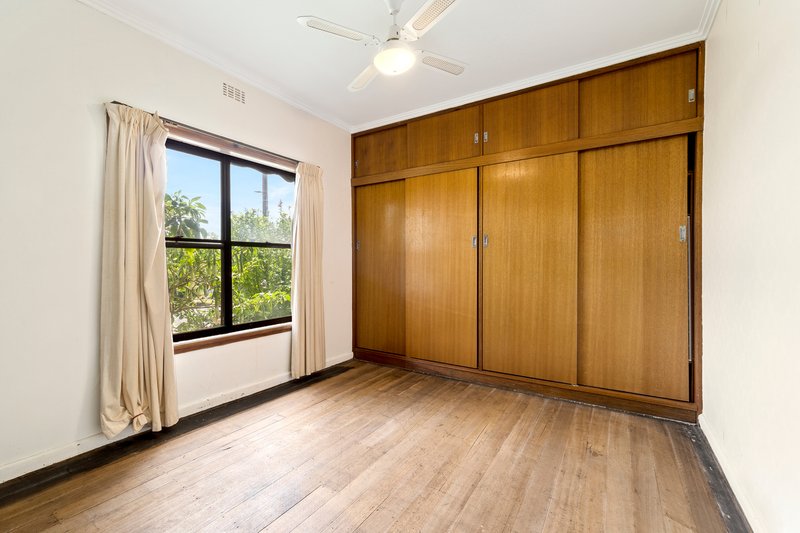 Photo - 17 Russell Street, Camperdown VIC 3260 - Image 5