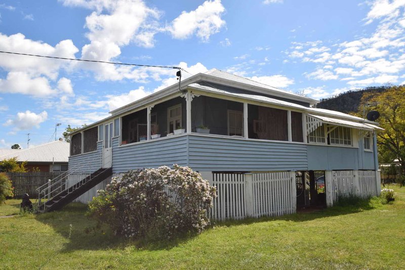 Photo - 17 Russell Street, Esk QLD 4312 - Image 15