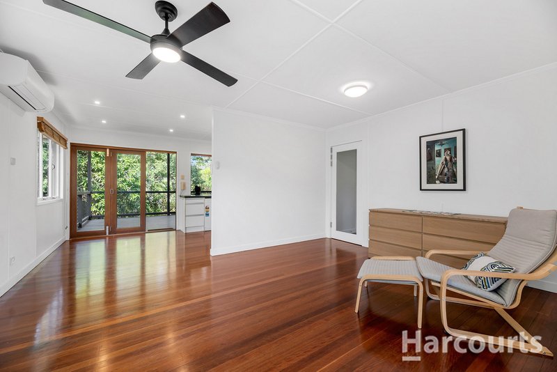 Photo - 17 Rutherford Street, Stafford Heights QLD 4053 - Image 4