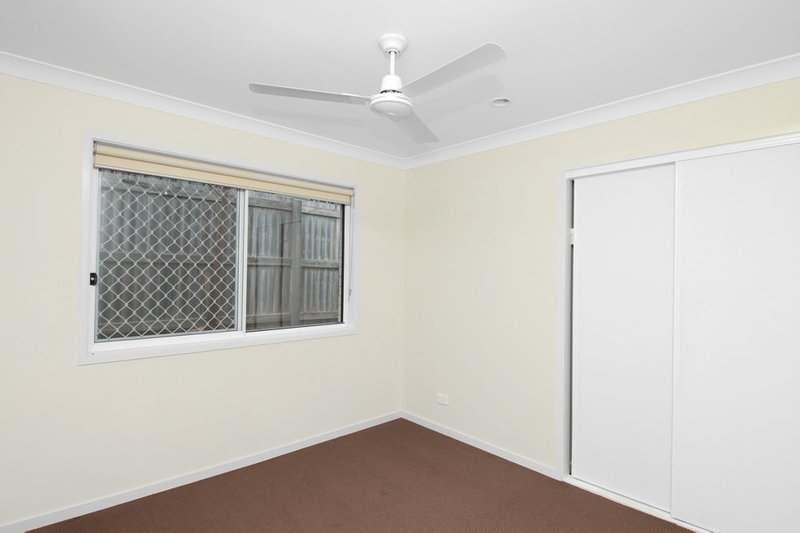 Photo - 17 Saltram Avenue, Holmview QLD 4207 - Image 8