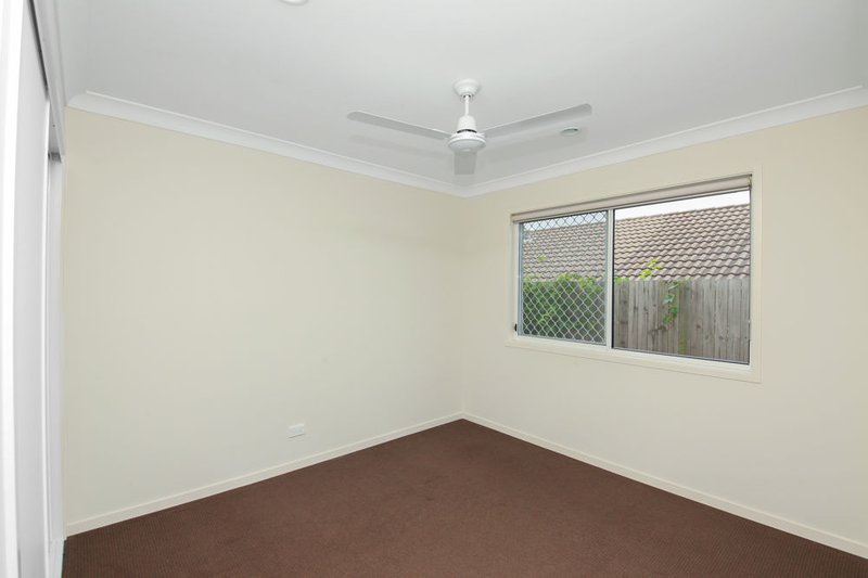 Photo - 17 Saltram Avenue, Holmview QLD 4207 - Image 10