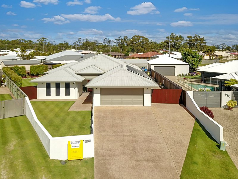 Photo - 17 Sarra Place, Bundaberg East QLD 4670 - Image 2