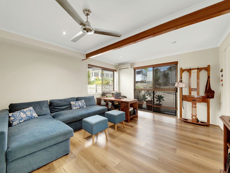 Photo - 17 Scallop Street, Tannum Sands QLD 4680 - Image 3