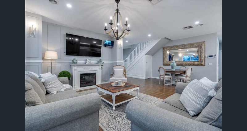 Photo - 17 Scenery Drive, Craigieburn VIC 3064 - Image 2