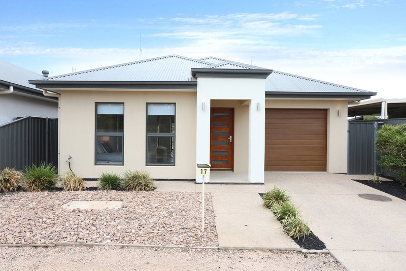 Photo - 17 Schroeder Street, Wallaroo SA 5556 - Image 4