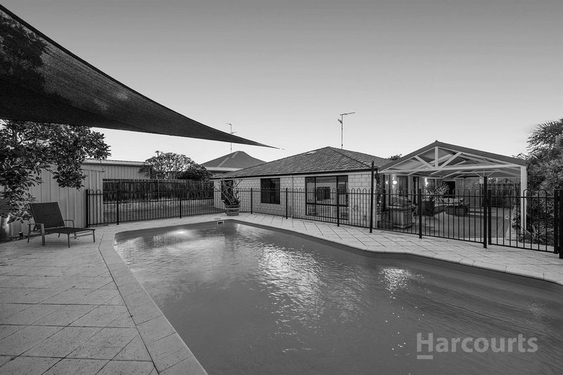 17 Seaforth Drive, Halls Head WA 6210