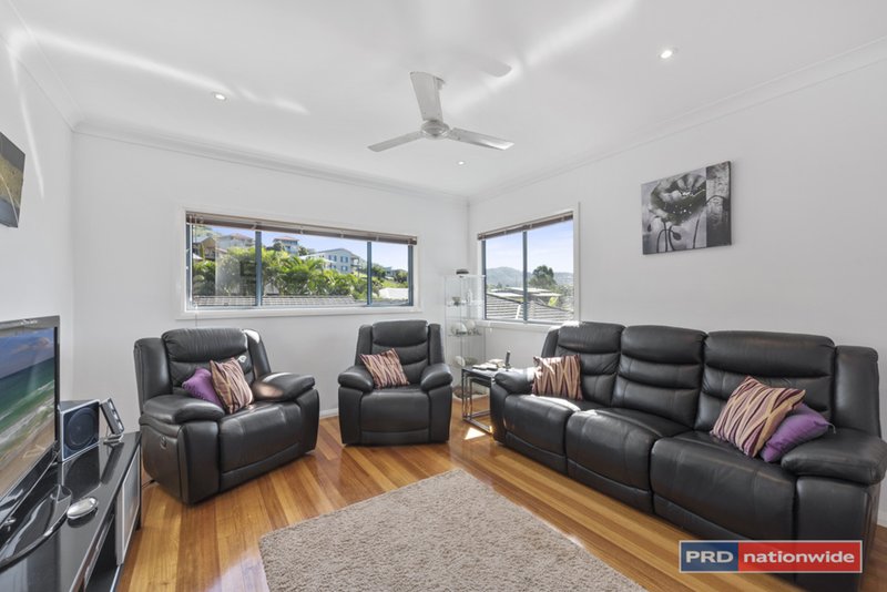 Photo - 17 Seaside Close, Korora NSW 2450 - Image 7