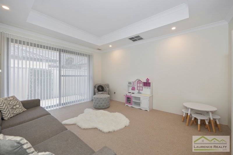 Photo - 17 Seaspray Crescent, Jindalee WA 6036 - Image 10