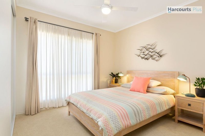 Photo - 17 Second Street, Hallett Cove SA 5158 - Image 13