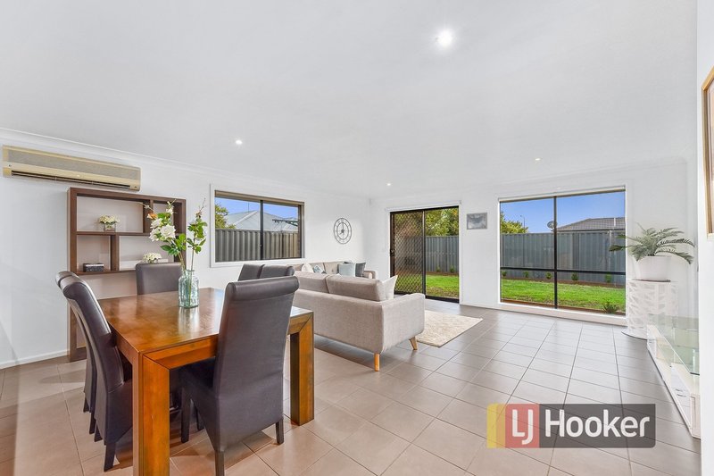 Photo - 17 Seville Street, Pakenham VIC 3810 - Image 3