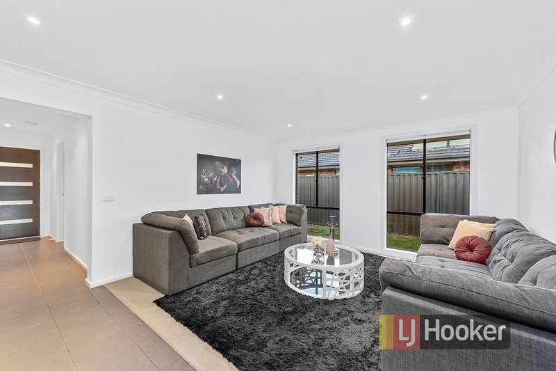 Photo - 17 Seville Street, Pakenham VIC 3810 - Image 5