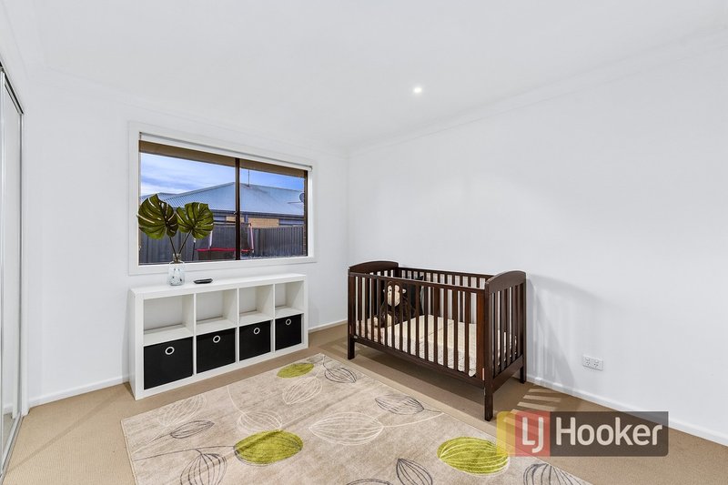 Photo - 17 Seville Street, Pakenham VIC 3810 - Image 14