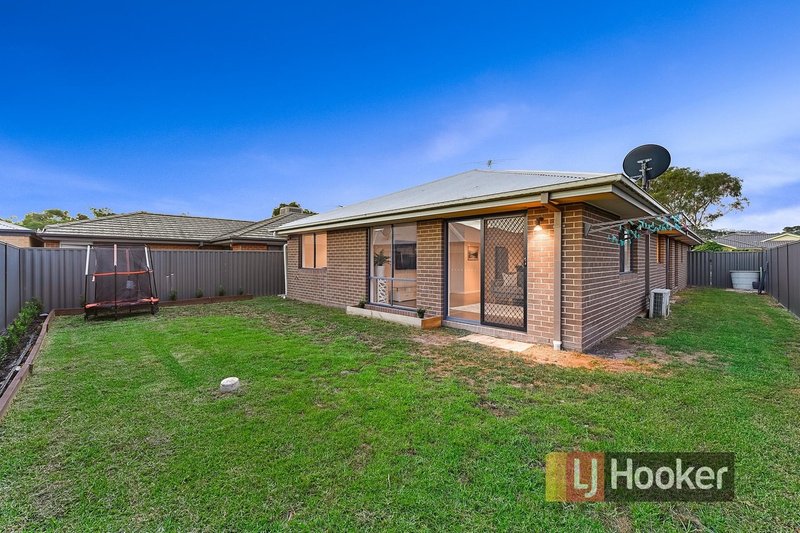 Photo - 17 Seville Street, Pakenham VIC 3810 - Image 15