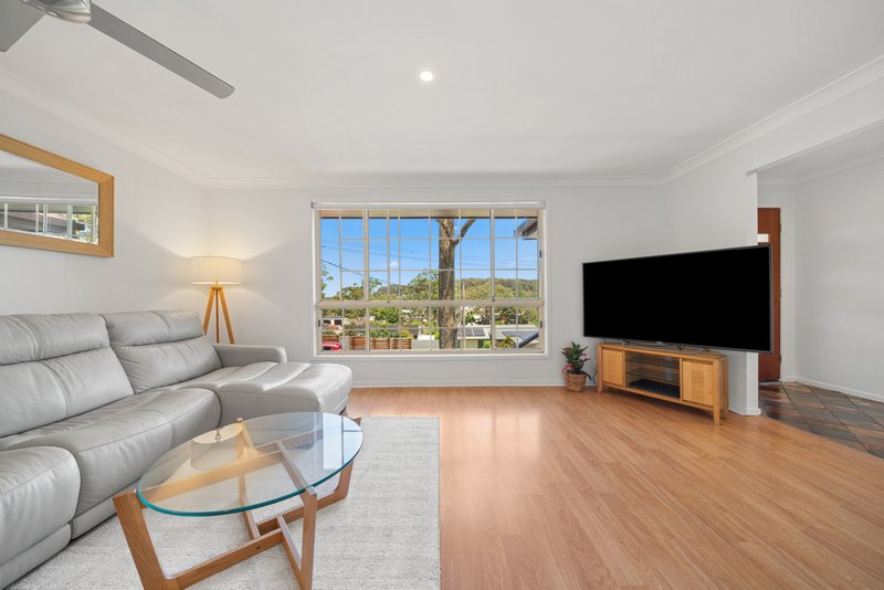 Photo - 17 Shannon Parade, Berkeley Vale NSW 2261 - Image 2