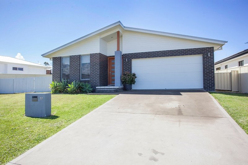 17 Shantull Drive, Wallabi Point NSW 2430