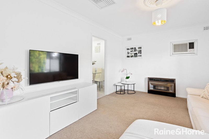 Photo - 17 Sharon Street, Morphett Vale SA 5162 - Image 4