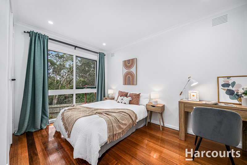 Photo - 17 Sharrow Road, Mitcham VIC 3132 - Image 10