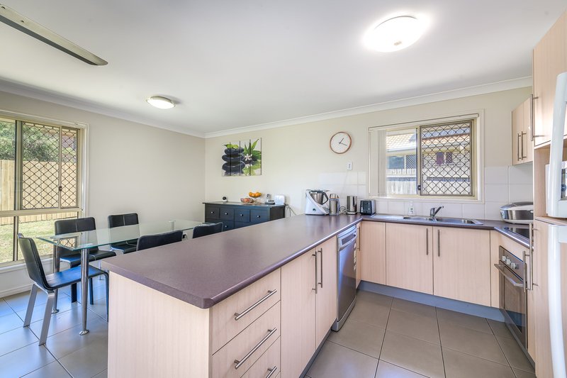 Photo - 17 Shawnee Crescent, Pimpama QLD 4209 - Image 4