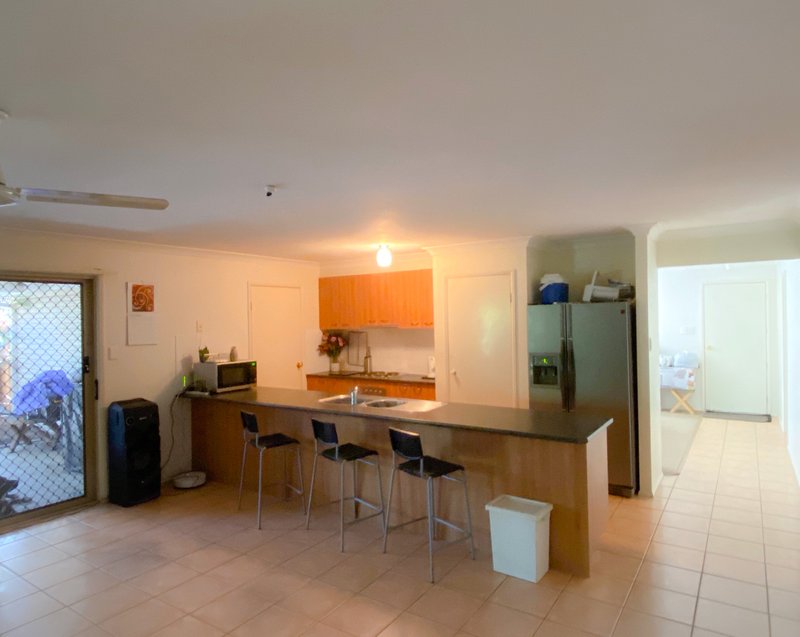 Photo - 17 Sheffield Circuit, Pacific Pines QLD 4211 - Image 2