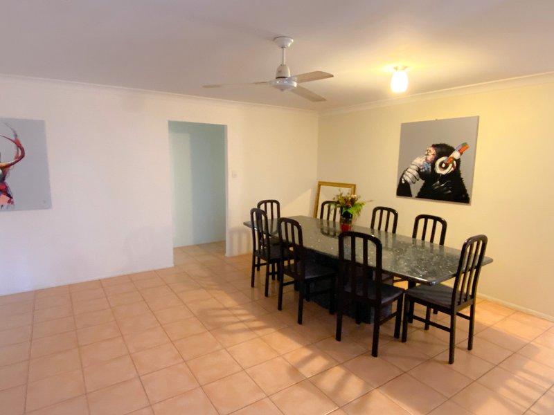 Photo - 17 Sheffield Circuit, Pacific Pines QLD 4211 - Image 4