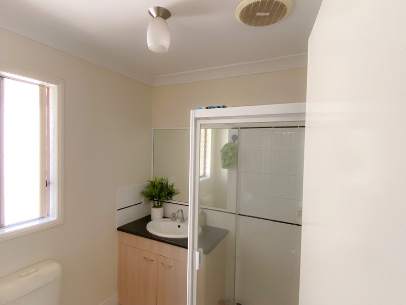 Photo - 17 Sheffield Circuit, Pacific Pines QLD 4211 - Image 7