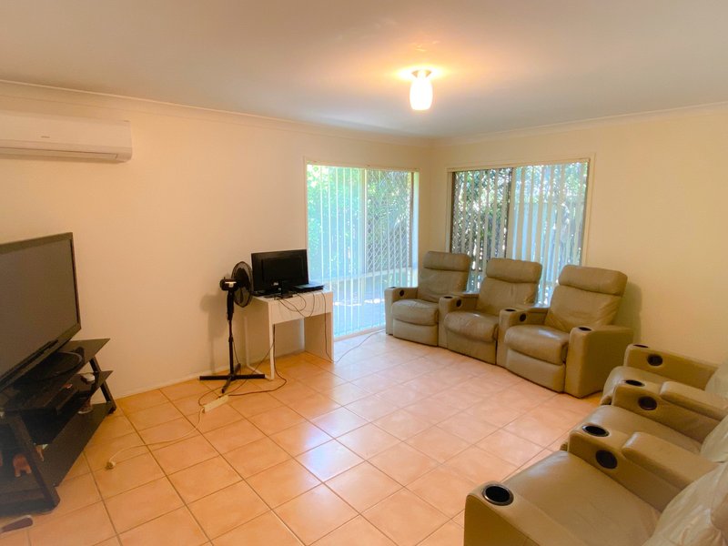 Photo - 17 Sheffield Circuit, Pacific Pines QLD 4211 - Image 11