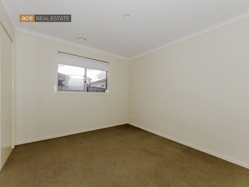 Photo - 17 Shield Road, Point Cook VIC 3030 - Image 8