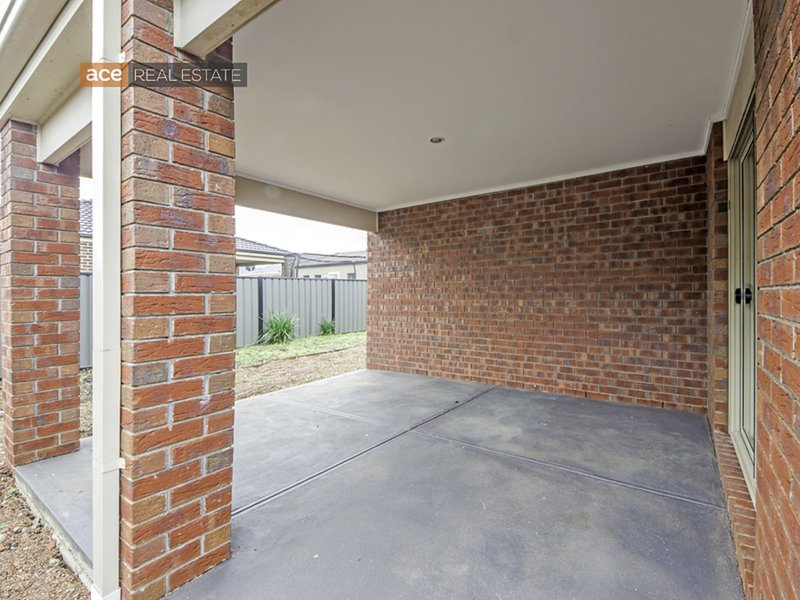 Photo - 17 Shield Road, Point Cook VIC 3030 - Image 13