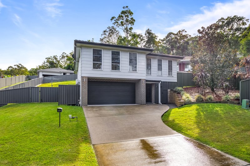 Photo - 17 Shirara Close, Cameron Park NSW 2285 - Image 1