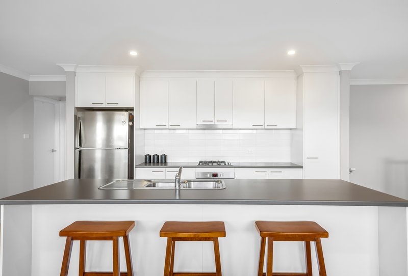 Photo - 17 Shirara Close, Cameron Park NSW 2285 - Image 2