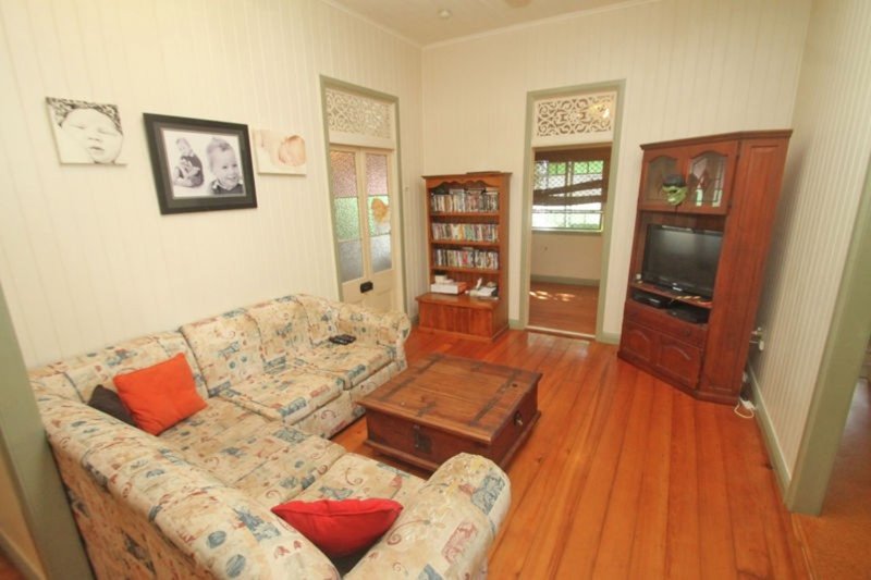 Photo - 17 Short Street, South Gladstone QLD 4680 - Image 6