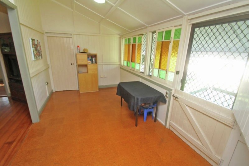 Photo - 17 Short Street, South Gladstone QLD 4680 - Image 9