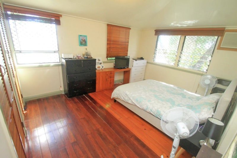 Photo - 17 Short Street, South Gladstone QLD 4680 - Image 11