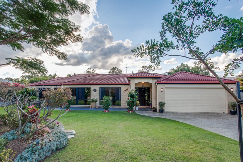 17 Simpson Way, Forest Lake QLD 4078