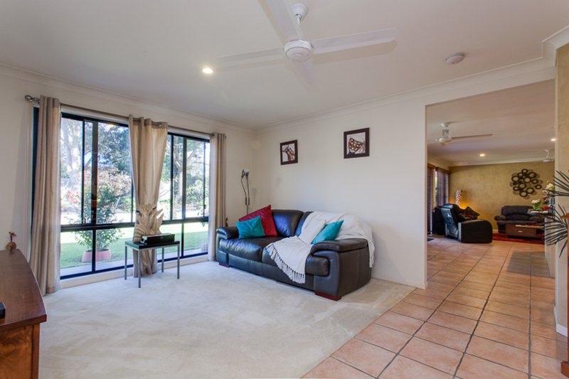 Photo - 17 Simpson Way, Forest Lake QLD 4078 - Image 3