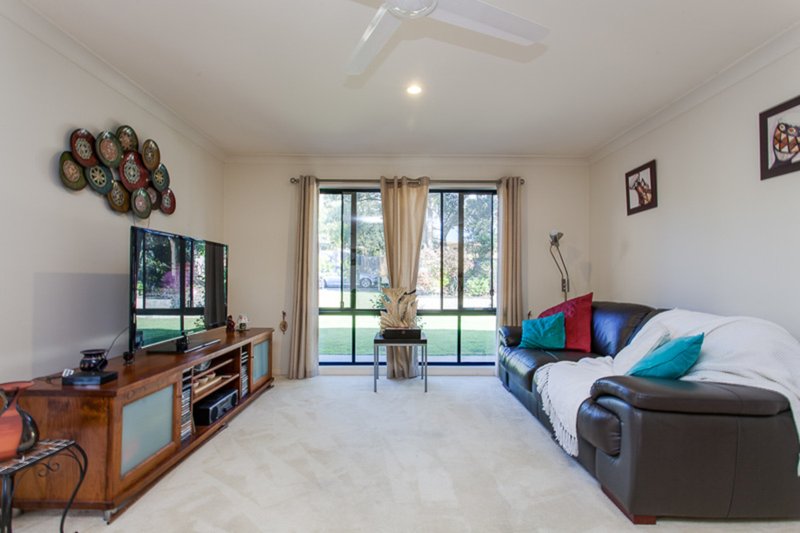 Photo - 17 Simpson Way, Forest Lake QLD 4078 - Image 4