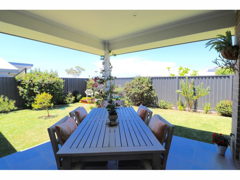 Photo - 17 Skiff Street, Vincentia NSW 2540 - Image 2