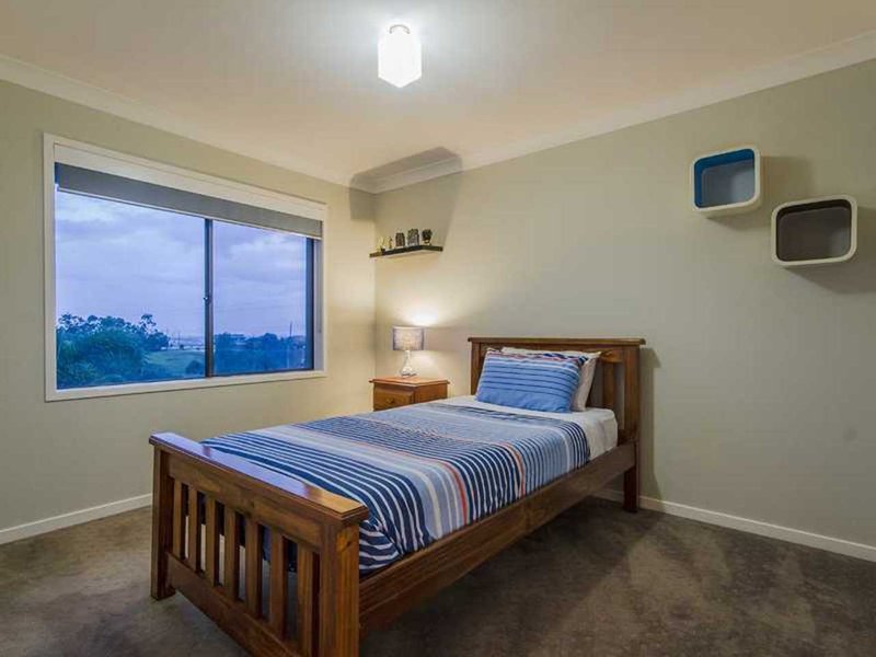 Photo - 17 Skyburnett Street, Reedy Creek QLD 4227 - Image 14