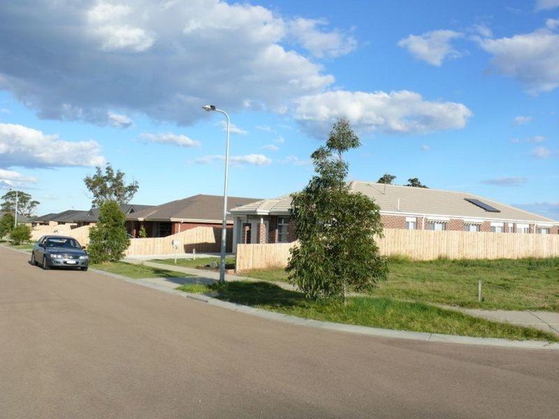 Photo - 17 Smallman Court, Paynesville VIC 3880 - Image 3