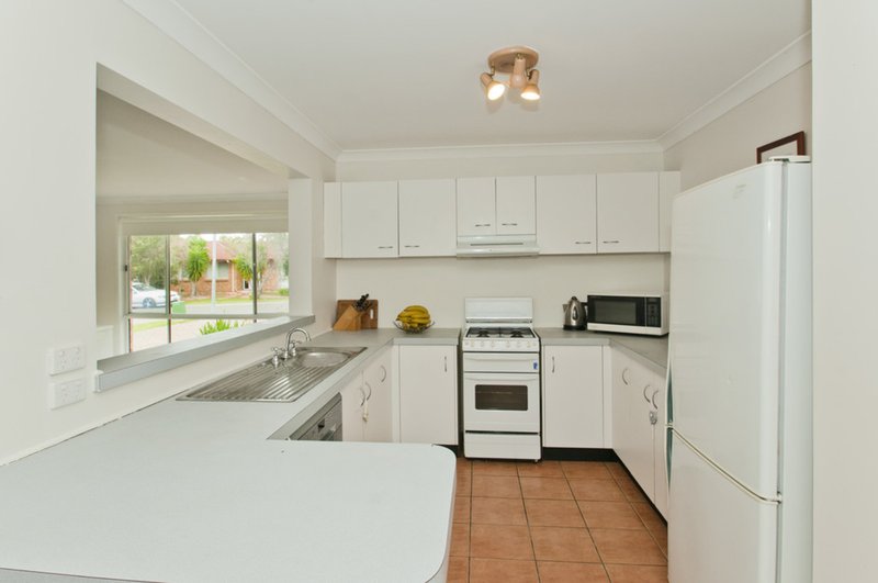 Photo - 17 Smith Avenue, Albion Park NSW 2527 - Image 4