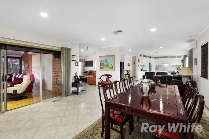 Photo - 17 Sneddon Court, Mulgrave VIC 3170 - Image 3