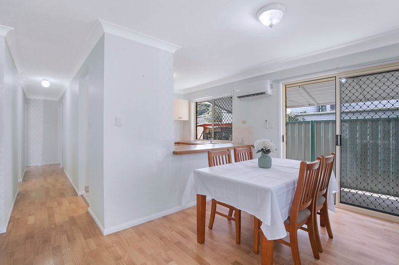 Photo - 17 Sorrento Street, Wynnum West QLD 4178 - Image 5