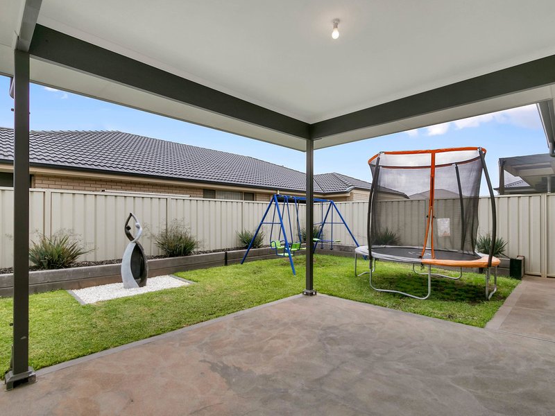 Photo - 17 Spring Street, Munno Para West SA 5115 - Image 13