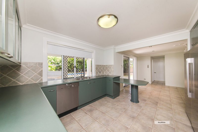 Photo - 17 Springfield Drive, Norman Gardens QLD 4701 - Image 7