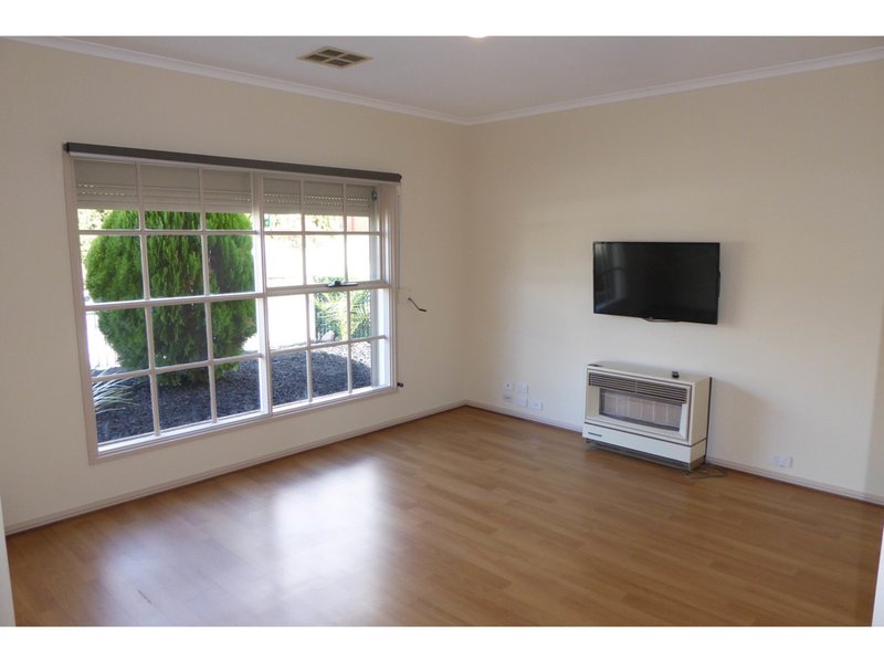 Photo - 17 St Ives Walk, Paradise SA 5075 - Image 6