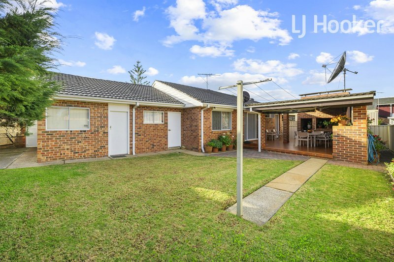 Photo - 17 St Kilda Street, St Johns Park NSW 2176 - Image 10